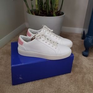 Thousand Fell Lace Up Sneakers